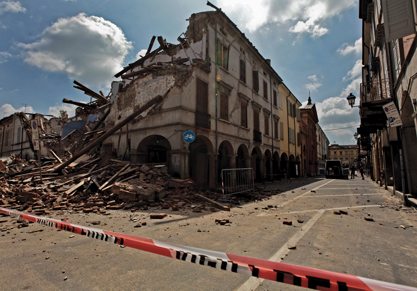 Concordia sulla Secchia, Modena, 2012 - Danni agli edifici provocati dal terremoto del 20 maggio
