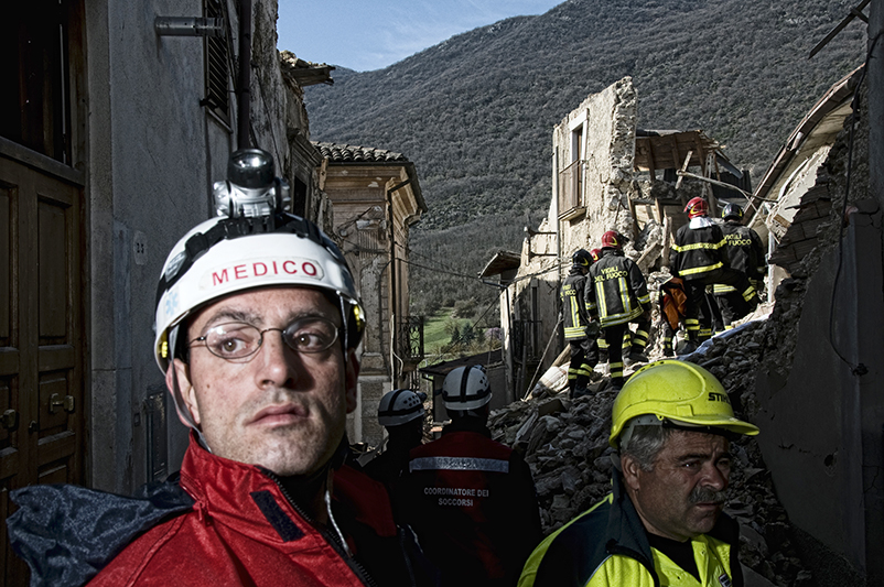 Villa Sant'Angelo, L'Aquila - Squadre impegnate in attività di ricerca e soccorso in seguito al terremoto in Abruzzo del 6 aprile 2009 